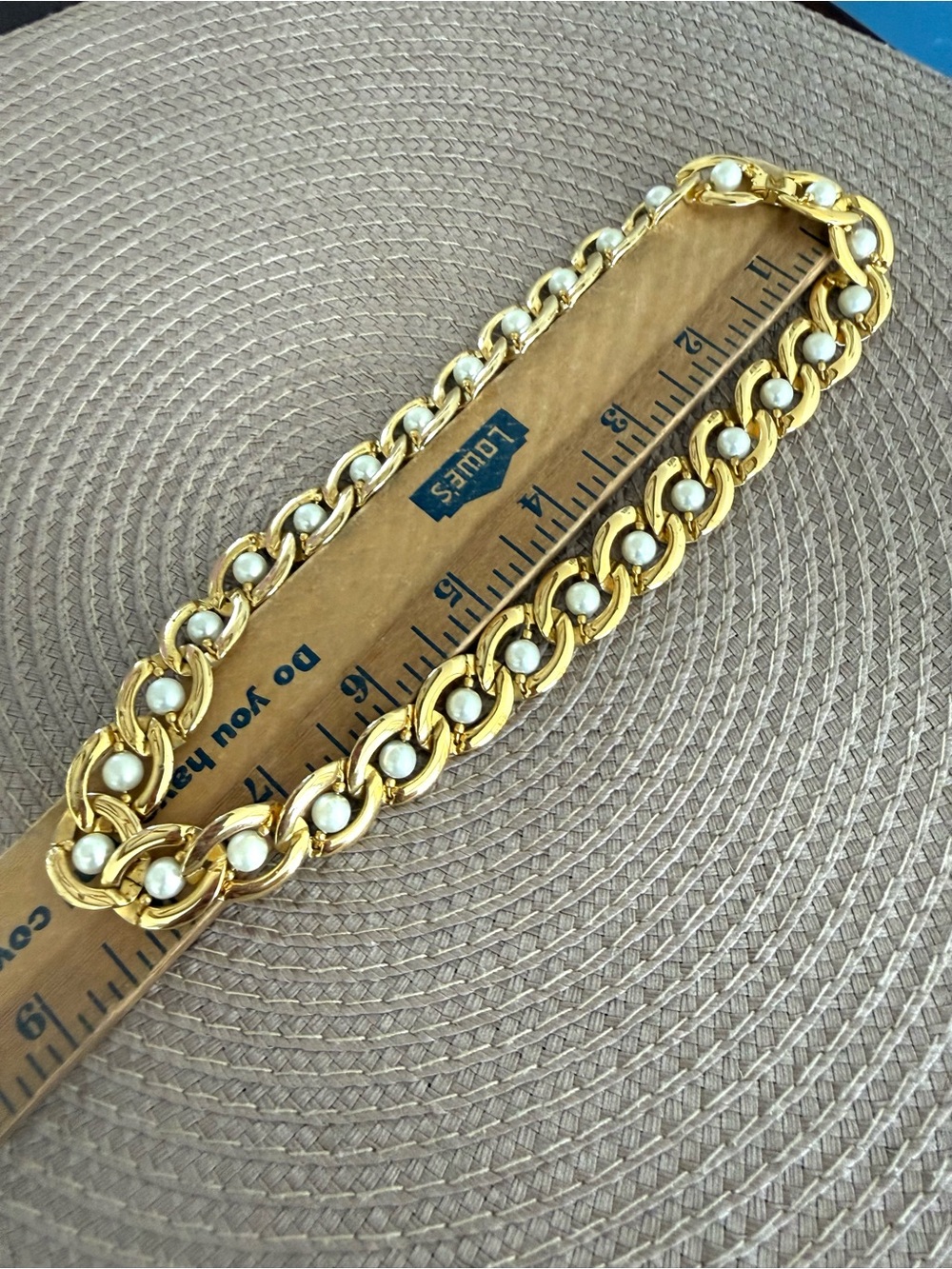 Vintage Gold Tone Necklace - Picture 2 of 2